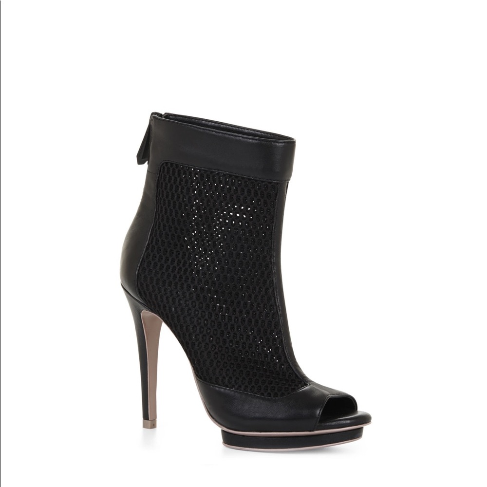 BCBGMAXAZRIA Ginni  Black Bootie
